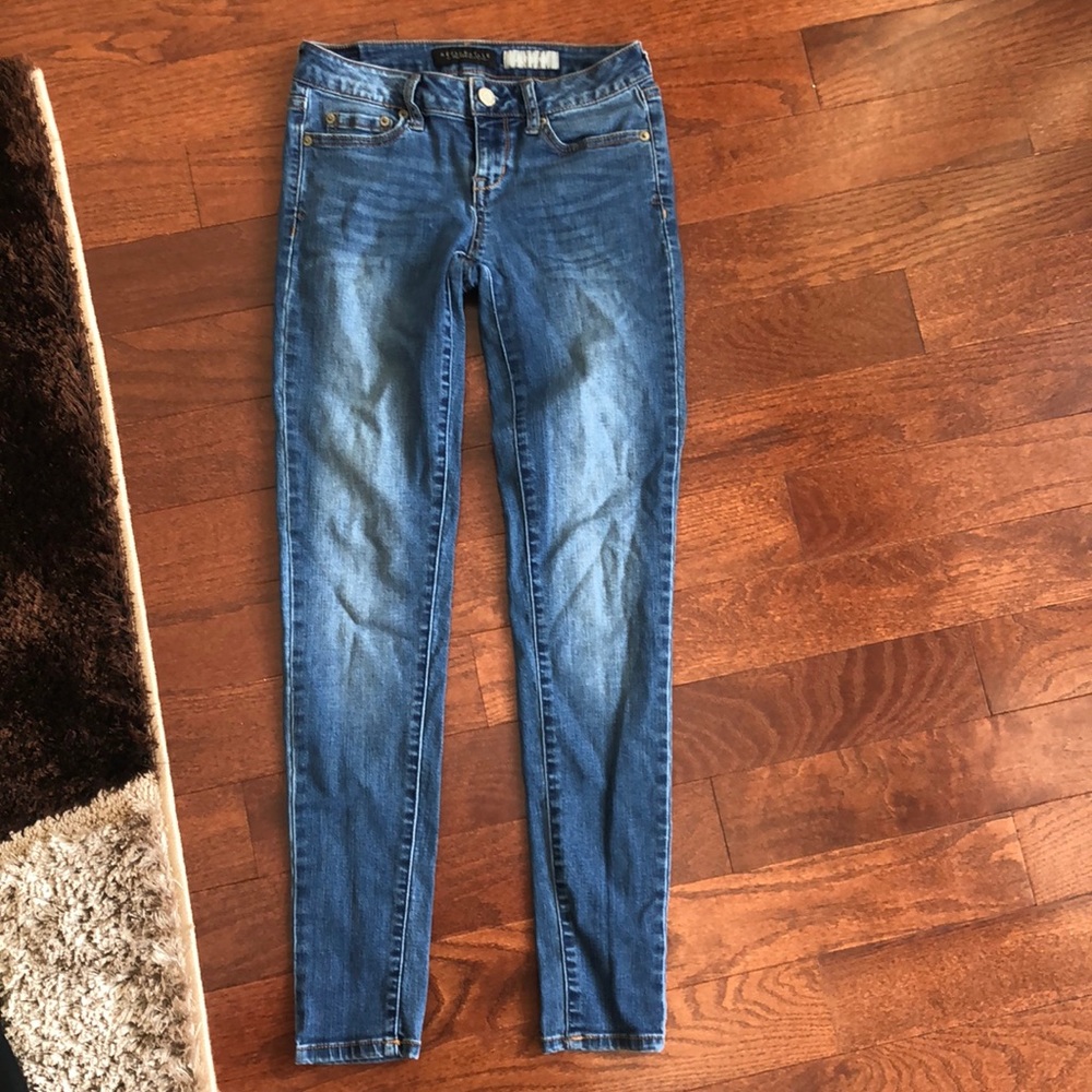 Medium wash Aeropostale jeans